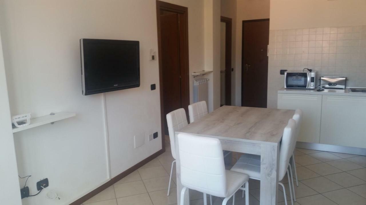 Be Lake Apartment Baveno Buitenkant foto